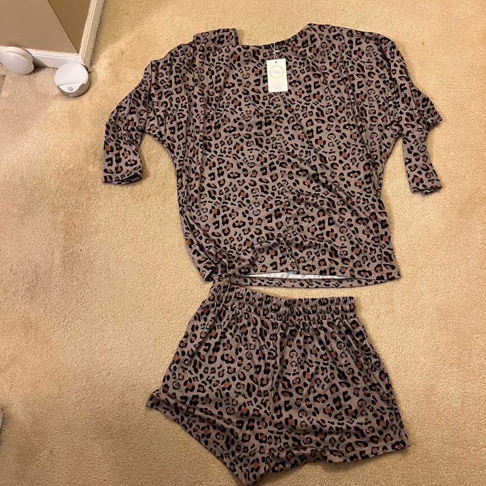 Woman’s Pajamas Short Set. Shorts and Long Sleeve - Brand New. Size Large
